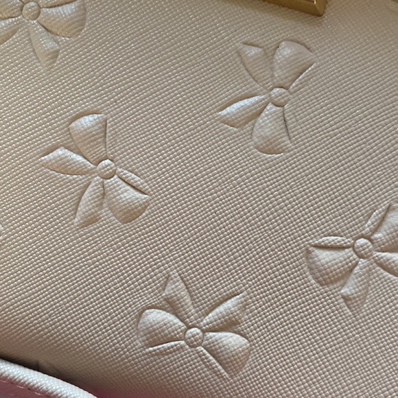 Betsey Johnson Light Pink Bow Embossed Wallet, with Soft, Cozy Cream Sca… - Picture 6 of 13